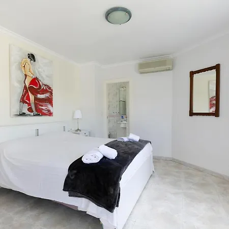 Coral Vila *
